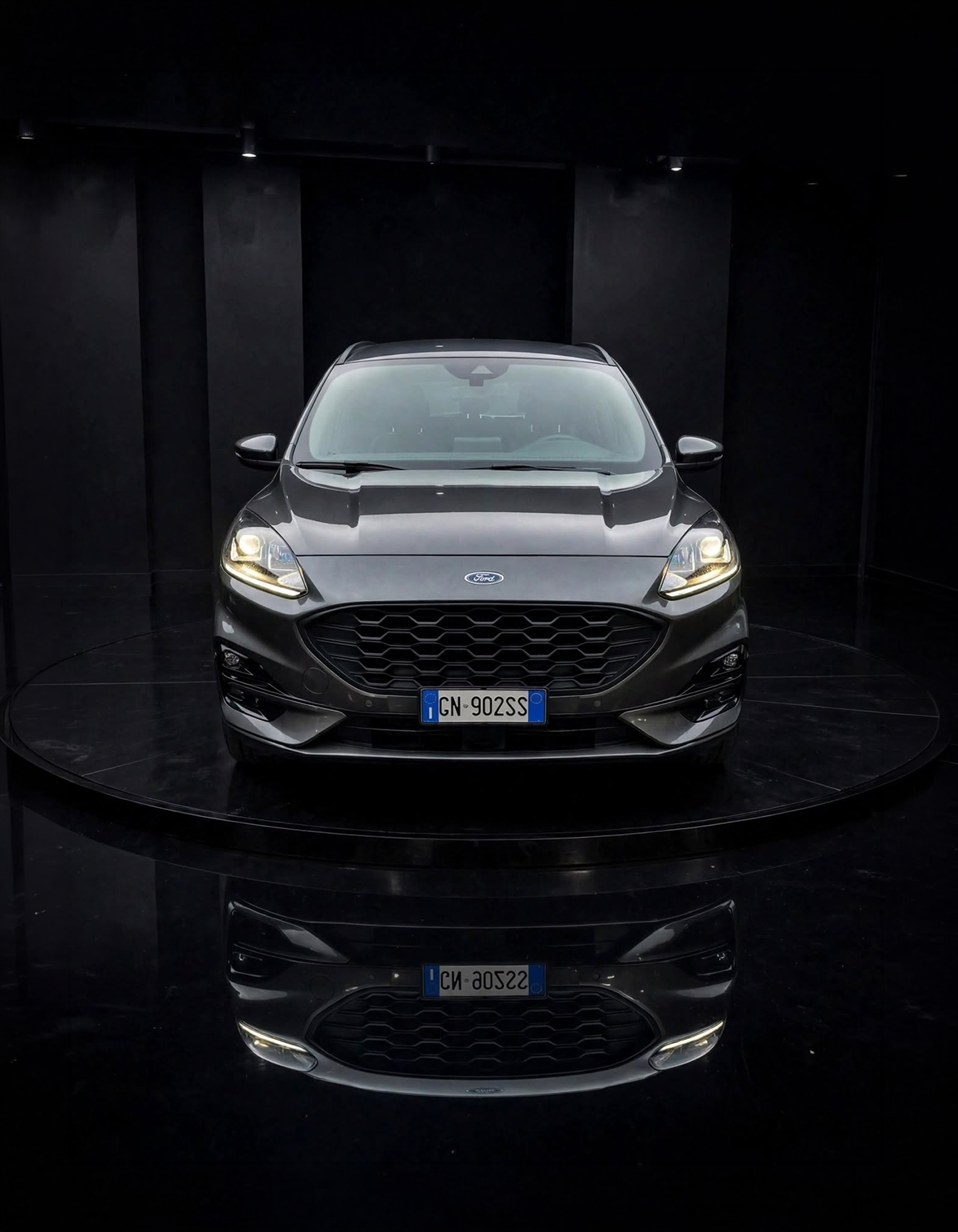 Noleggio Ford Kuga ST-Line Full Hybrid a Roma - GRS Cars